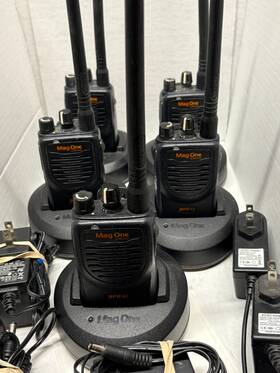 Aah84kdsaa1an Motorola 5x Magone Bpr40 5 Watts 8ch With Rapid Charger... Vhf / 1 Yr Warranty
