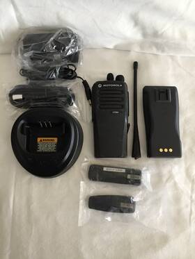 Aaho1qdc9ja2an Motorola Cp200d Uhf 403-470mhz 16ch 4w Analog/digital Port./bat/ant./rapd Chrg