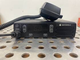 Aam01qpc9ja1 Motorola Vehicle-mounted Two-way Radio Uhf Digital Dmr 40 W Cm200d