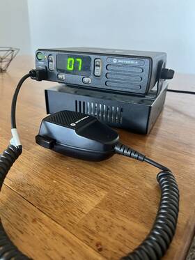 Aam01qpc9jc1an Motorola Cm200d Uhf 403-470mhz 40w 16ch Mobile Radio