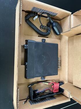 Aam27qnac9la1an Motorola Cpr 4350 Model With Microphone And Mounting Bracket