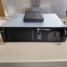 Motorola Aam8mn7nb7 Xpr 8400 Repeater And Radio Frequency Systems Duplexer