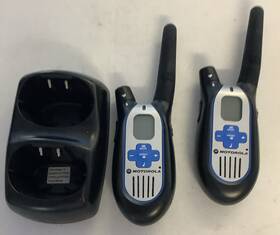 Ch610b Motorola Walkie Talkie With Docking Station And Charger No Outlet Cable Ch610b Motorola Walkie Talkie With Docking Station And Charger No Outlet Cable