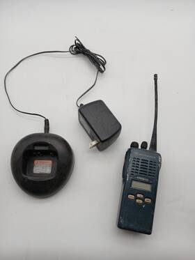 Ctr450 Motorola Ls Radio With Charger Power Cord Used Turns On Old Work Crew