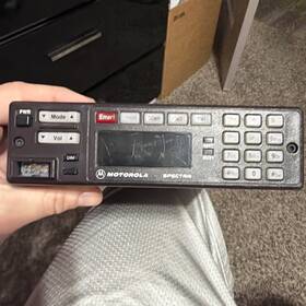 Motorola D17kga5jc7bk Spectra 800 Mhz Mobile Radio Desk Top