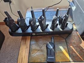 Drl1060 Motorola Motorolla Radios With Chargers. 2 Packs Of 8 Extra Handsets