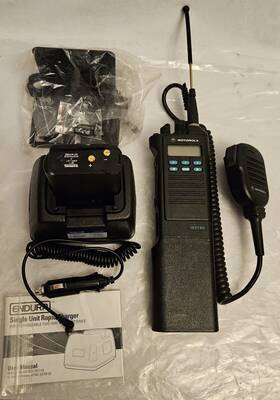 Ec1m Motorola Astro Saber Model Ii Walkie Talkie And Endura Rapid Charger Nypd