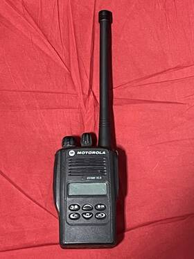 Ex5600xls Motorola Ex600xls Vhf Portable Two-way Radio New Battery