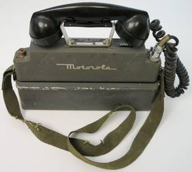 Fhtru-1 Motorola Handie-talkie Fm Radiophone Model Dl Vintage 1950s Not Tested