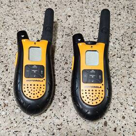 Gq018032 Motorola Sx800 Talkabout 2-way Radios Lot Of 2 Walkie-talkie Yellow