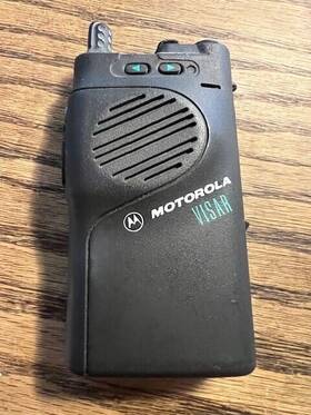 H05ucd6db4 Motorola Visar 800 Mhz. Portable Radio With Battery And Antenna