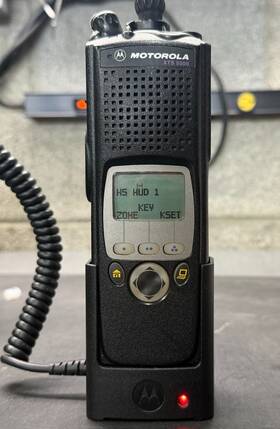 Motorola H18kef9pw6n Xts5000 Model 2 Vhf P25 Digital Radio Bundle Read Description