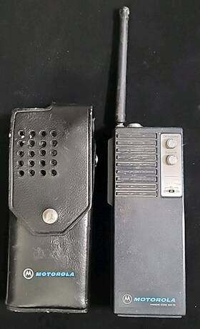 Motorola H23rru3100a Vintage Mh-70 Vhf Handie Com Radio Untested Parts Only With Case Read