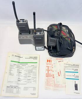 Motorola H33xpu311oan Pair Expo Handie-talkie Radios Charger Manuals Schematics Vtg