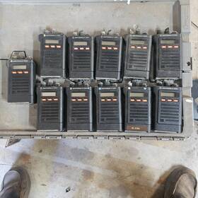 H99qx-095h Motorola 11 Hand Held Radios Untested- No Batteries Antennas