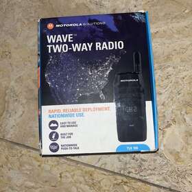 Hk2112a Motorola Wave Tlk 100 Two-way 8 Channel Radio Walkie 4g Lte Wifi Aj