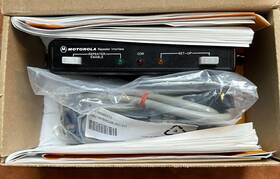Hln33338 Motorola Repeater Interface Communication Kit With Cables Untested