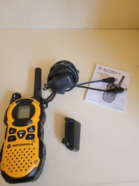 Motorola K7gmtcesj Talkabout Mt Series Gmrs/frs Uhf 22-channel Two-way Radio Yellow/black