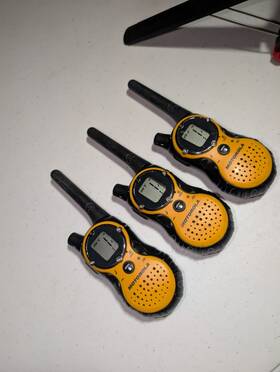 K7gt3500 Motorola Lot Of 3 22 Channel Two-way Radio Walkie Talkies. Tested
