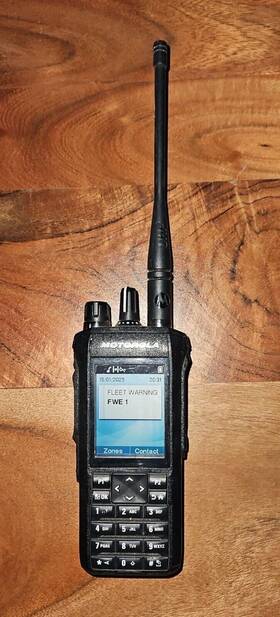 Lah06rdn9wa2an Motorola R7 Uhf 400-527 Dmr Portable Radio Antenna Battery Clip