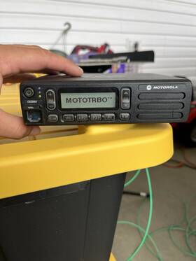 Motorola M01qph9jc1an Cm300d Mototrbo Uhf 403.0000-470.0000 Analog Desktop Radio 20-48w