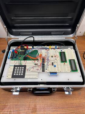 M68hc11evbu Motorola Suitcase Experiment With Breadboards