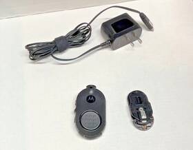 Ntn2574b Motorola Ptt Pod And Charging Adapter
