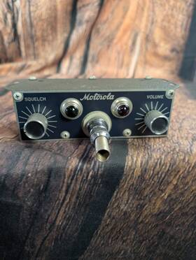 P-8022 Motorola Vtg Early Two Way Radio Control Head 40s Deluxe Line Untested