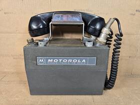 P23den-1130arw Motorola Rare Vintage Military Handie-talkie Fm Radiophone Model