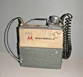 P33bac Motorola P33bac- Vtg. Handie-talkie Fm Radiophone 1101 Am With Handset Microphone