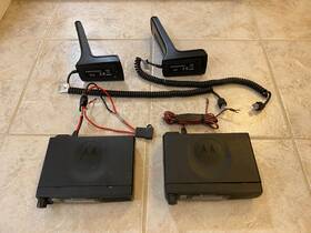 Pmln4599b Motorola Two Sets Of Two-way Radio With Rmn5068a Desktop Microphone