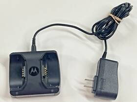 Pmln6714a Motorola Pmln6701a Double Charger In Excellent Working Condition. H4