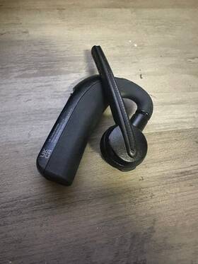 Pmln7851 Motorola Oem Operations Critical Wireless Earpiece With In Line Ptt
