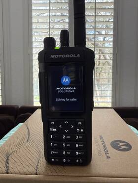 Motorola Pmue5722 Solutions Mototrbo R7 Uhf Fully Unlocked 403-527mhz Fkp Wifi Bt Gnss