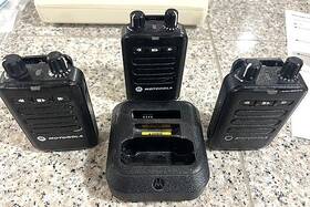 Rld-1047b Motorola Lot Of 3 Monitor Vi Pagers And Charger All Power On