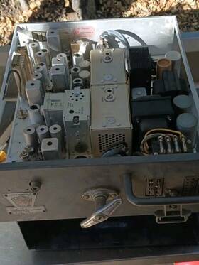 T44aav-1 Motorola Vintage Twin V Police Radiophone Model And Case Untested