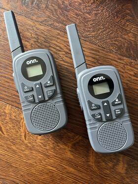 Onn 681131420792 16 Miles Walkie Talkies 2pk With Two Way Radios Led Light