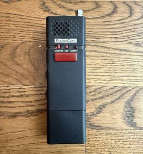 Pocketcom Oct-76 1-channel Analog Fm Two-way Radio Call Button 4w Black/red