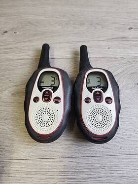 Radio Shack 040293168131 Vintage 21-1903 Gmrs/frs 2 Way Radios With Batteries