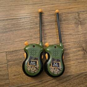 990-515 Realtree Frs Portable Handheld Two-way Radios Pair 14-ch Uhf Analog Camo