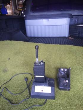 H406a Regency -h406a Micro- Com P- Portable Handheld 2way With Charging Station And Bel