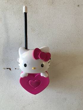 004-0814 Sanrio I Have A Broken Hello Kitty Walkie-talkie Need Spare