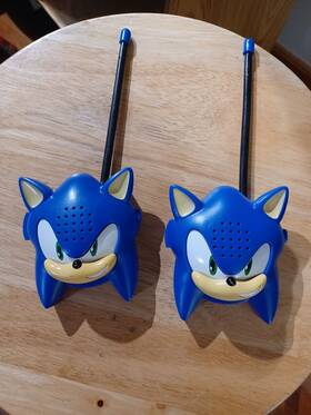Sega 021331061683 Sonic The Hedgehog Walkie Talkies Set Works Great Batteries Included