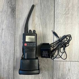 Hx350 Standard Horizon Marine Handheld Submersible Two Way Radio W Charger As Is