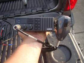4000dt Uniden 400dt Smh Mobile Two-way Radio With Amx 105a Mic