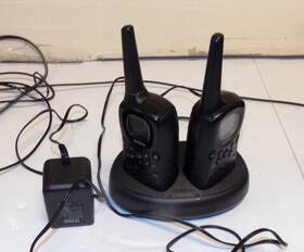 Gmr65-2ck Uniden Gmr635-ck Set Of 2 Two Way Radio Walkie Talkie 22 Frs/gmrs With Charger