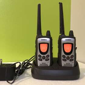 Gmr889-2ck Uniden 2 Way Radio Set Of With Charger Model