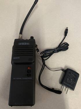 Hh979 Uniden Handheld Vhf Marine Radio With Power Cable Untested Powers On