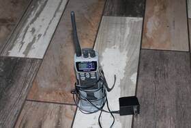 Hh985 Uniden Marine Radio Vhf Handheld Tranciever Walkie Talkie Tested