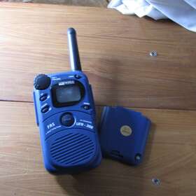 Ufr-308 Unwired Professoinal Walkie Talkie 14 Channels Frs 2-way Takes Aa